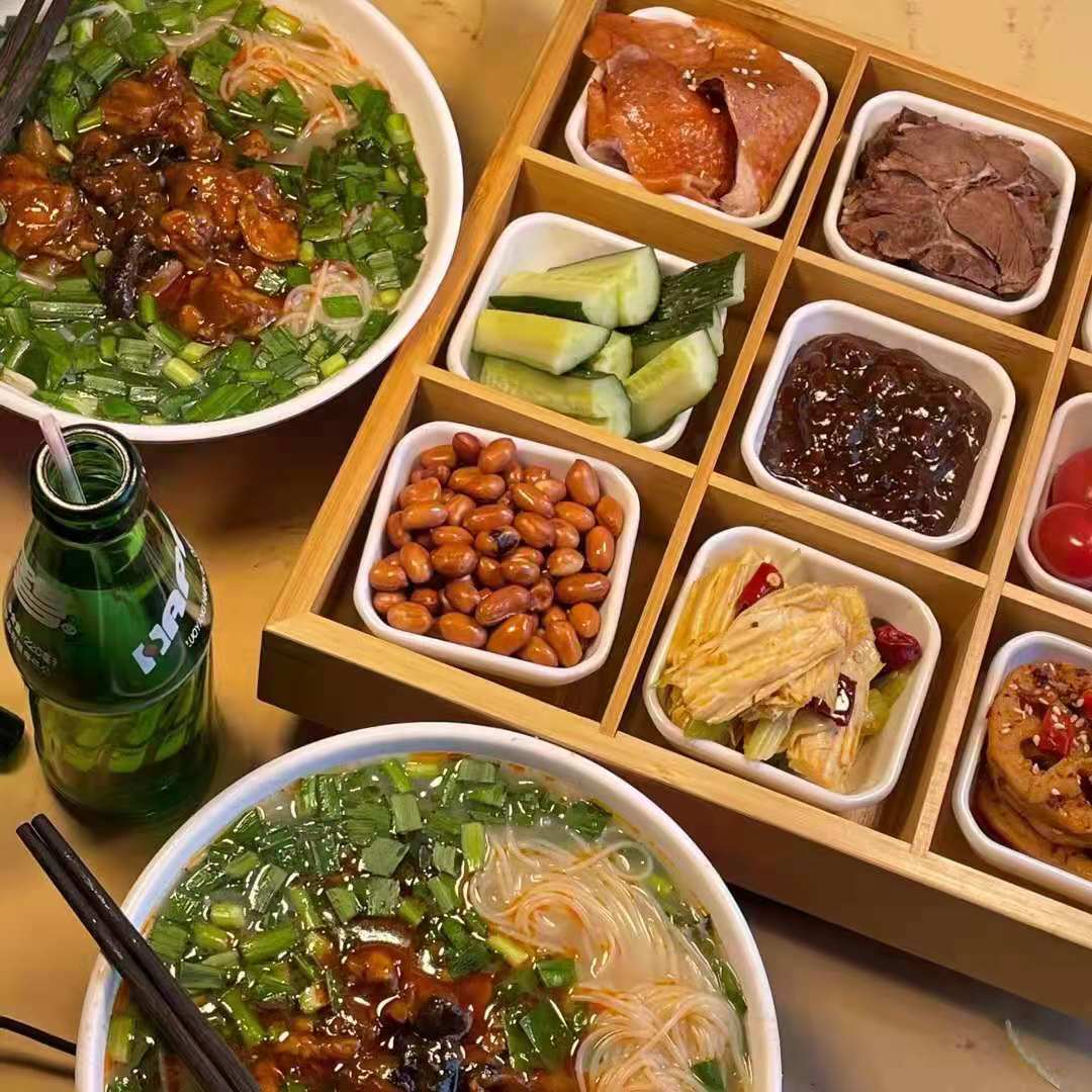 王老三米線，一口米線一口肉，小編直呼絕絕子!